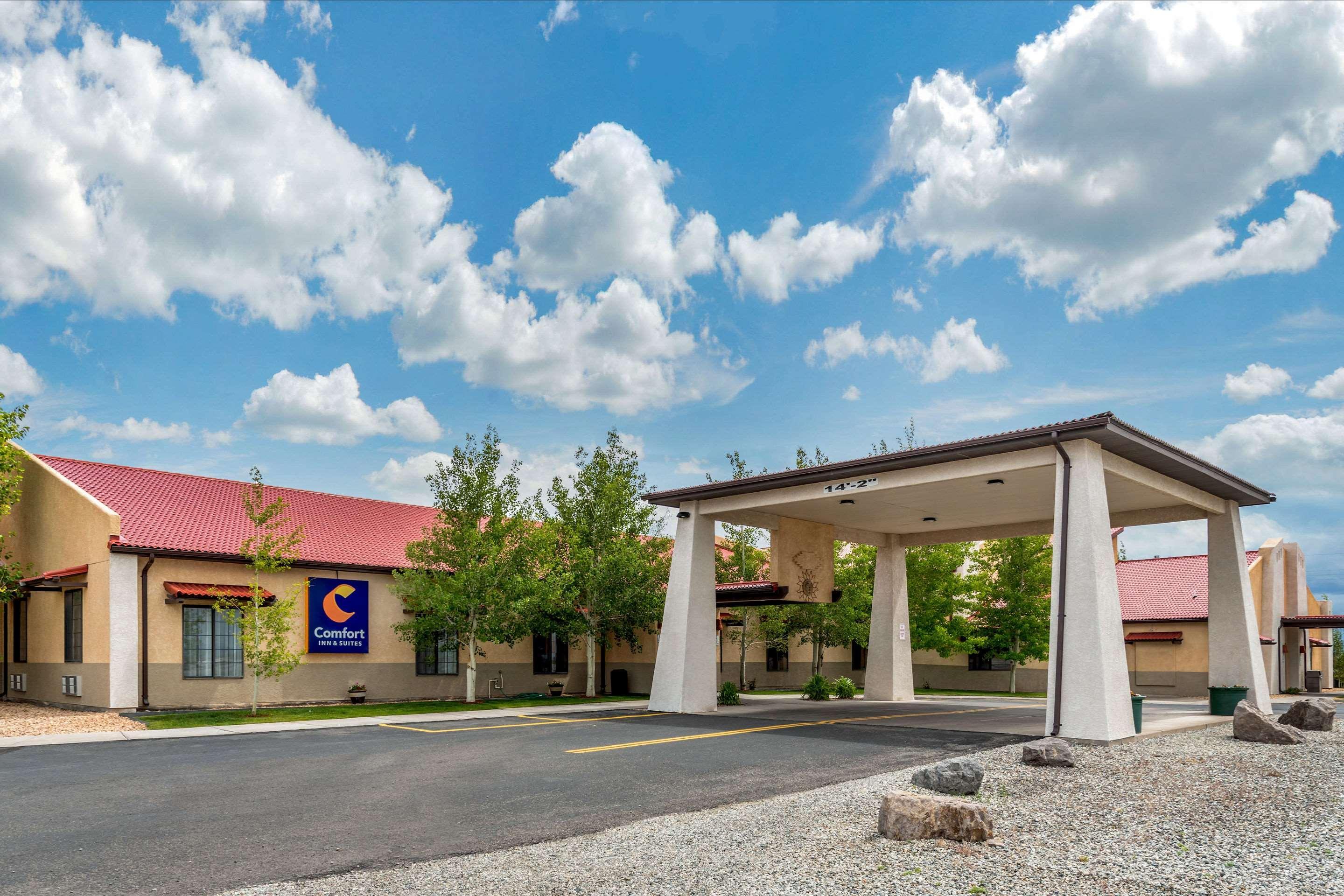 Comfort Inn & Suites Alamosa Exterior photo